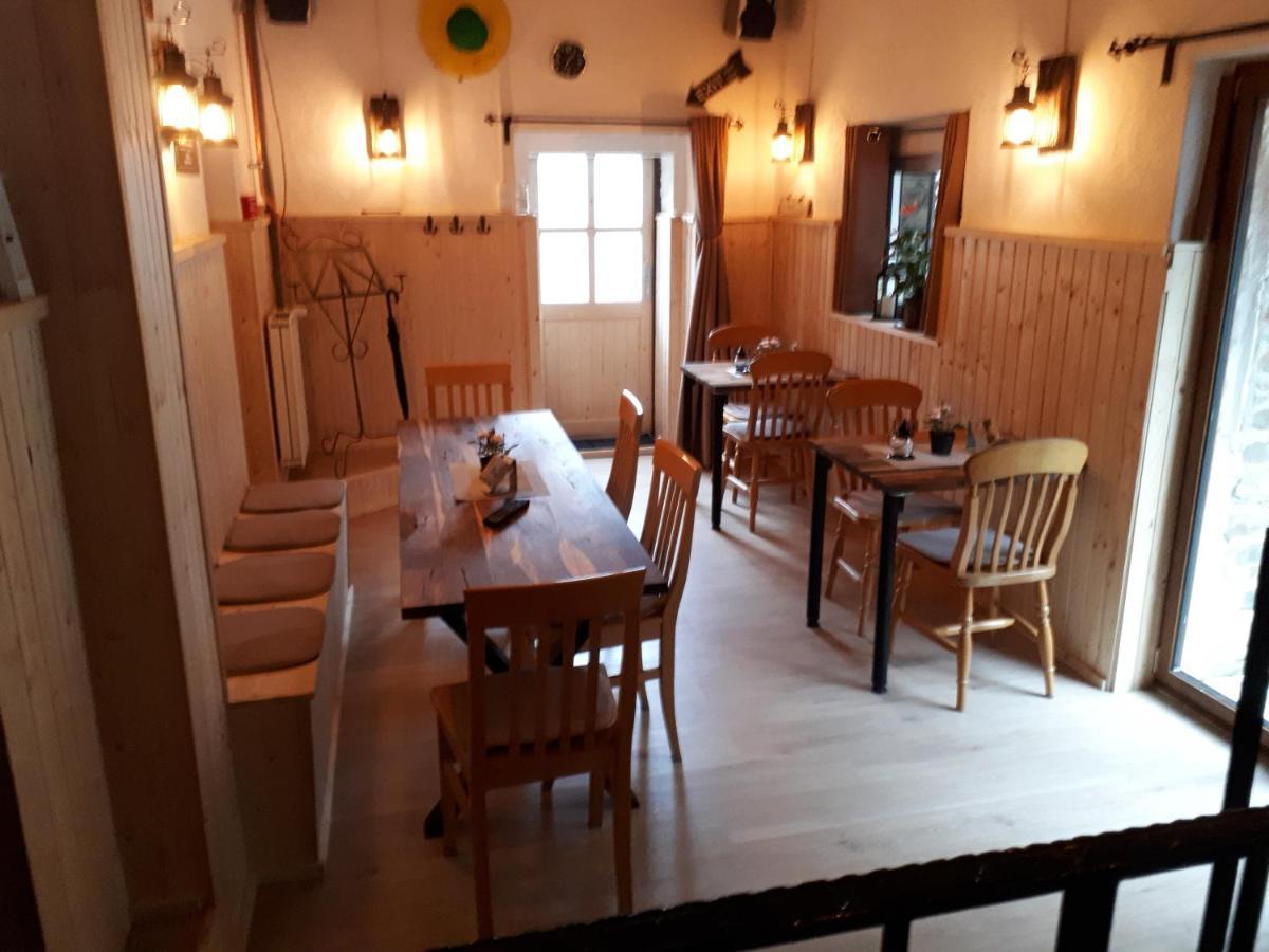 Haus Am Dekernbach Bed & Breakfast Cochem Ngoại thất bức ảnh